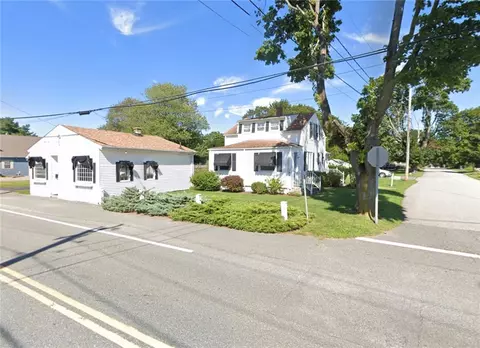 165 Sowams Rd, Barrington, RI 02806