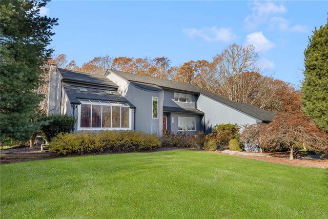 100 Cavalier Dr, East Greenwich, RI 02818