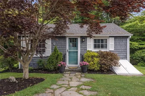 30 Wright Pl, Barrington, RI 02806