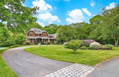 357 Congdon Dr, South Kingstown, RI 02879