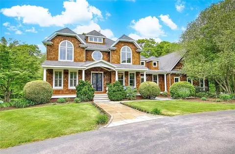 357 Congdon Dr, South Kingstown, RI 02879