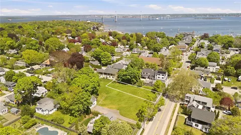 78 Narragansett Ave, Jamestown, RI 02835