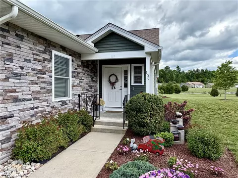 107 Bella Vista Cir #107, Glocester, RI 02859