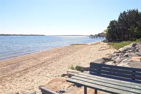 23 Lawndale Dr, East Greenwich, RI 02818