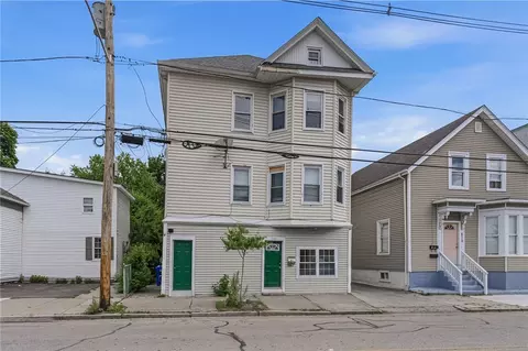 821 Potters Ave, Providence, RI 02907