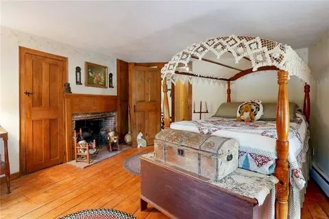 Bedroom - 1503 Putnam Pike, Glocester, RI 02814 photo 6 of 7