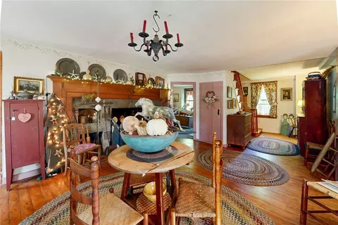 Dining - 1503 Putnam Pike, Glocester, RI 02814 photo 4 of 8