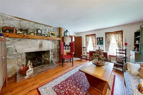 Living - 1503 Putnam Pike, Glocester, RI 02814 photo 3 of 5