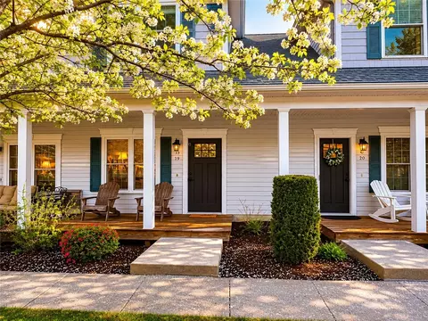 301 W Shore Rd #19, Warwick, RI 02886