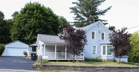 39 Sunrise Ave, West Warwick, RI 02893