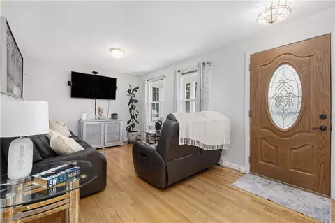 Entry Way - 35 Gianna Dr, Cranston, RI 02921 photo 2 of 2