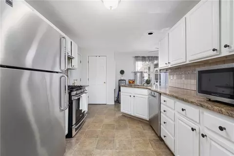 Kitchen - 35 Gianna Dr, Cranston, RI 02921 photo 3 of 3