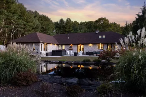 140 White Birch Cir, Scituate, RI 02831