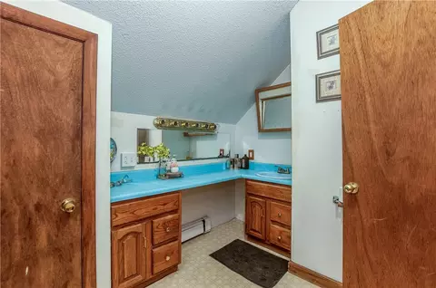 Bath - 32 Vine St, Woonsocket, RI 02895 photo 2 of 4