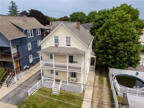 32 Vine St, Woonsocket, RI 02895