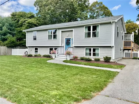 15 Grove St, Fairhaven, MA 02719