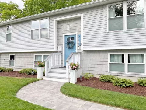 15 Grove St, Fairhaven, MA 02719