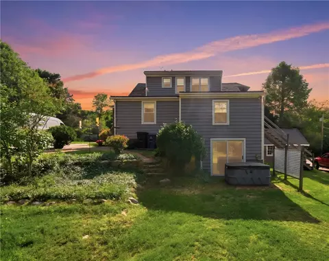 15 Kardway St, South Kingstown, RI 02879