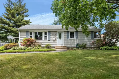 83 Bateman Ave, Cranston, RI 02920