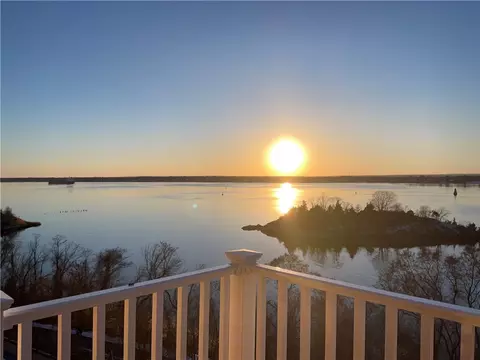 33 Bullocks Point Ave #5C, Riverside, RI 02915