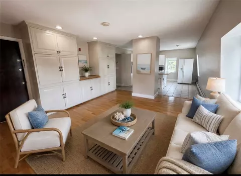 4646 Post Rd #5, East Greenwich, RI 02818