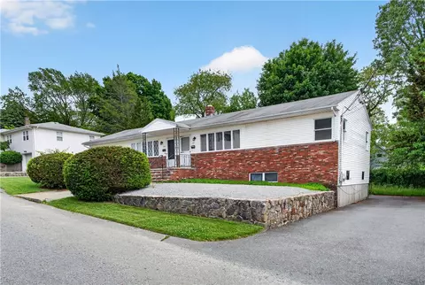 140 Lawrence St, Cranston, RI 02920