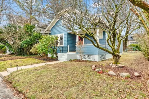 100 Oak Hill Ave, Pawtucket, RI 02860