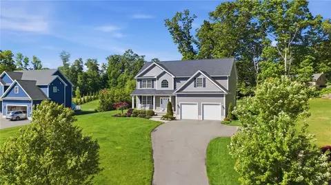 12 Hidden Hills Dr, Seekonk, MA 02771