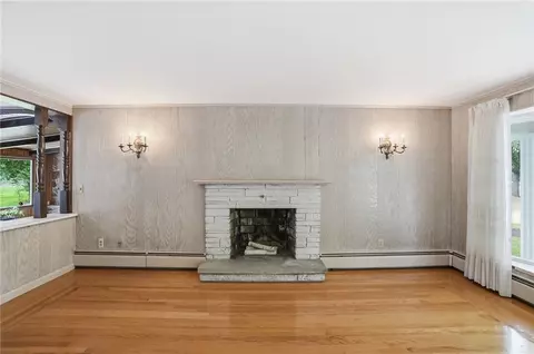 Living - 14 Cardinal Rd, Cranston, RI 02921 photo 3 of 4