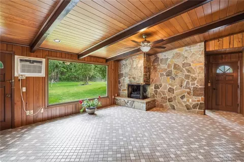 Living - 14 Cardinal Rd, Cranston, RI 02921 photo 1 of 4