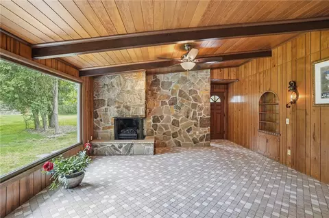 Exterior - 14 Cardinal Rd, Cranston, RI 02921 photo 3 of 5
