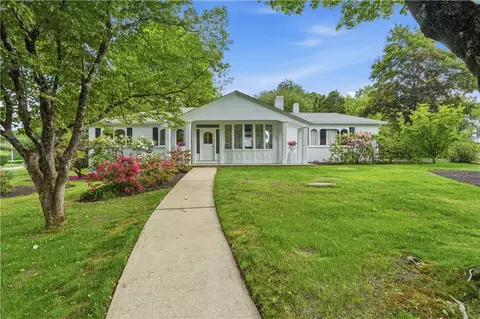 14 Cardinal Rd, Cranston, RI 02921