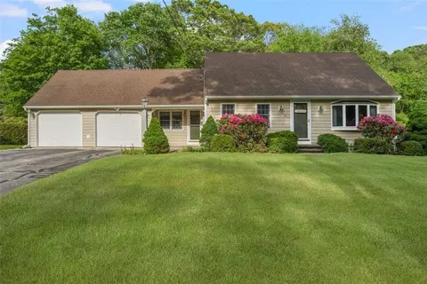 14 Driftwood Dr, Charlestown, RI 02813
