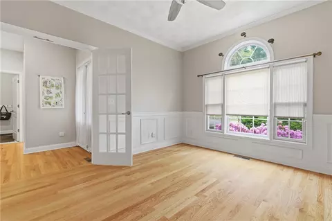 Living - 122 Spring Grove Rd, Glocester, RI 02814 photo 2 of 4