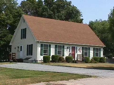 9 Michael Dr, Bristol, RI 02809