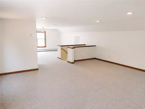 Living - 9 Michael Dr, Bristol, RI 02809 photo 4 of 6