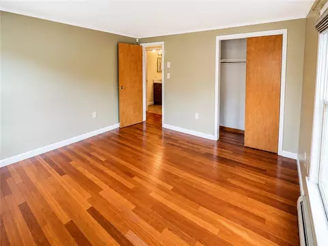 Bedroom - 9 Michael Dr, Bristol, RI 02809 photo 2 of 4