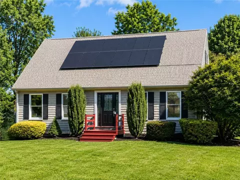 9 Michael Dr, Bristol, RI 02809