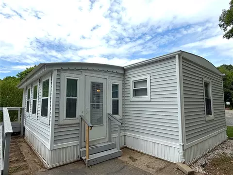 27 Woodward Lot 14 Rd, Lincoln, RI 02865