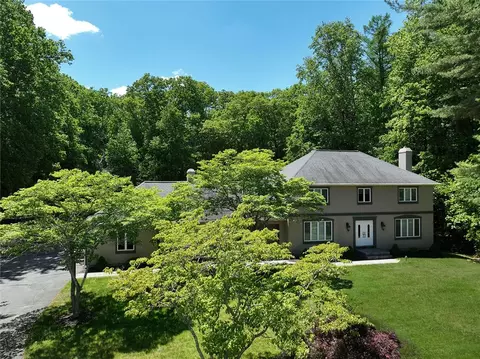 10 Arbor Way, East Greenwich, RI 02818