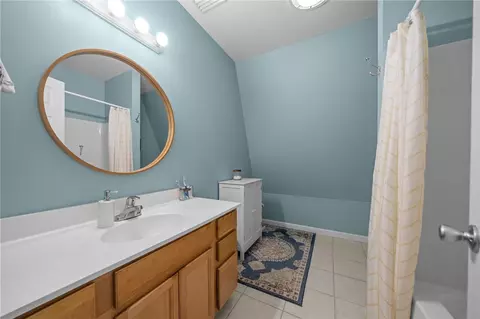 Bath - 145 High St #C, Westerly, RI 02891 photo 2 of 3