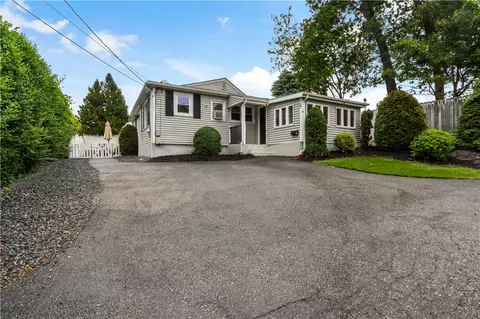 19 Watkins Ave, Cranston, RI 02920