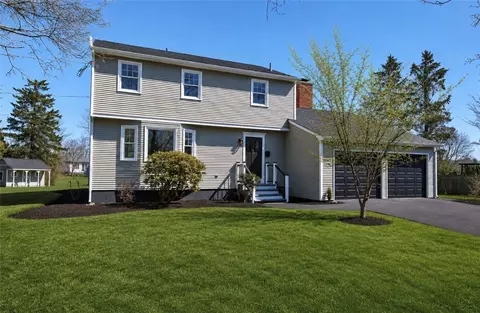 3 Pinetop Rd, Barrington, RI 02806