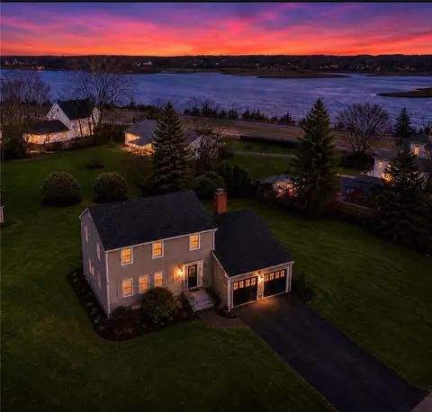 3 Pinetop Rd, Barrington, RI 02806