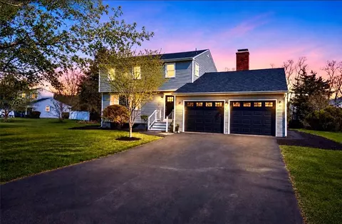 3 Pinetop Rd, Barrington, RI 02806