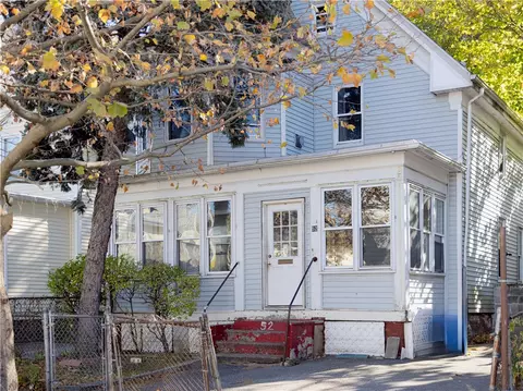 52 Glenham St, Providence, RI 02907