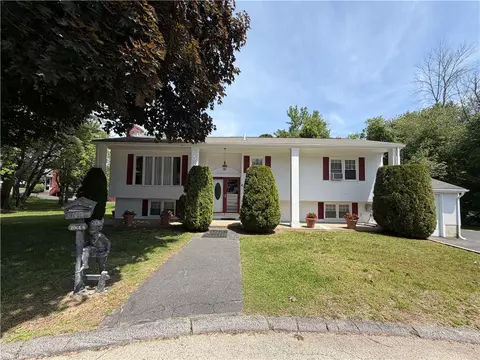 6 Balsam Ct, Johnston, RI 02919