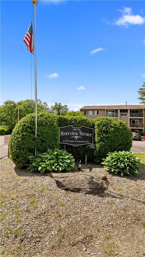 131 Fordson Ave #4, Cranston, RI 02910