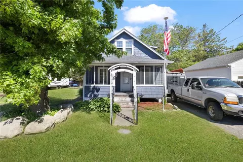 68 Covel Cir, Warwick, RI 02888