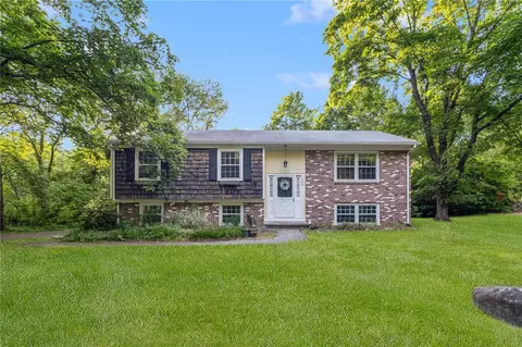 350 Essex Rd, North Kingstown, RI 02852